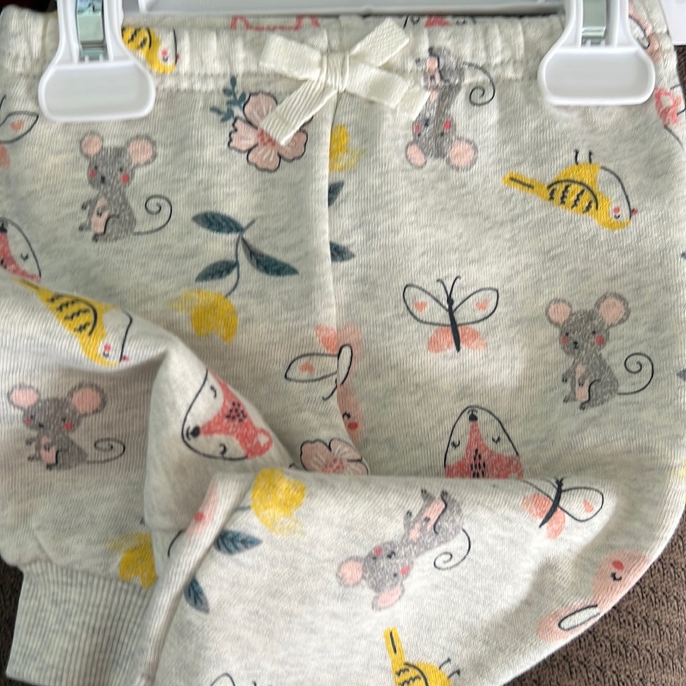 Sweatpants with spring print